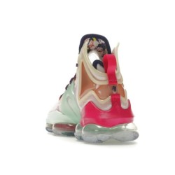 Nike LeBron 19 - Performance Basketball Suprême