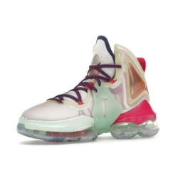 Nike LeBron 19 - Performance Basketball Suprême